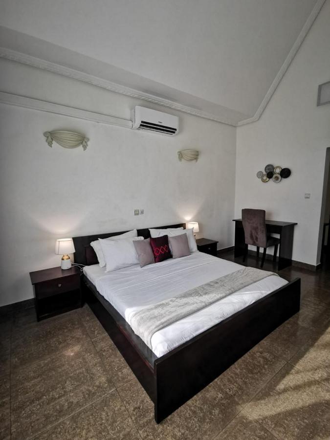L'Address Hotel Котону Екстериор снимка