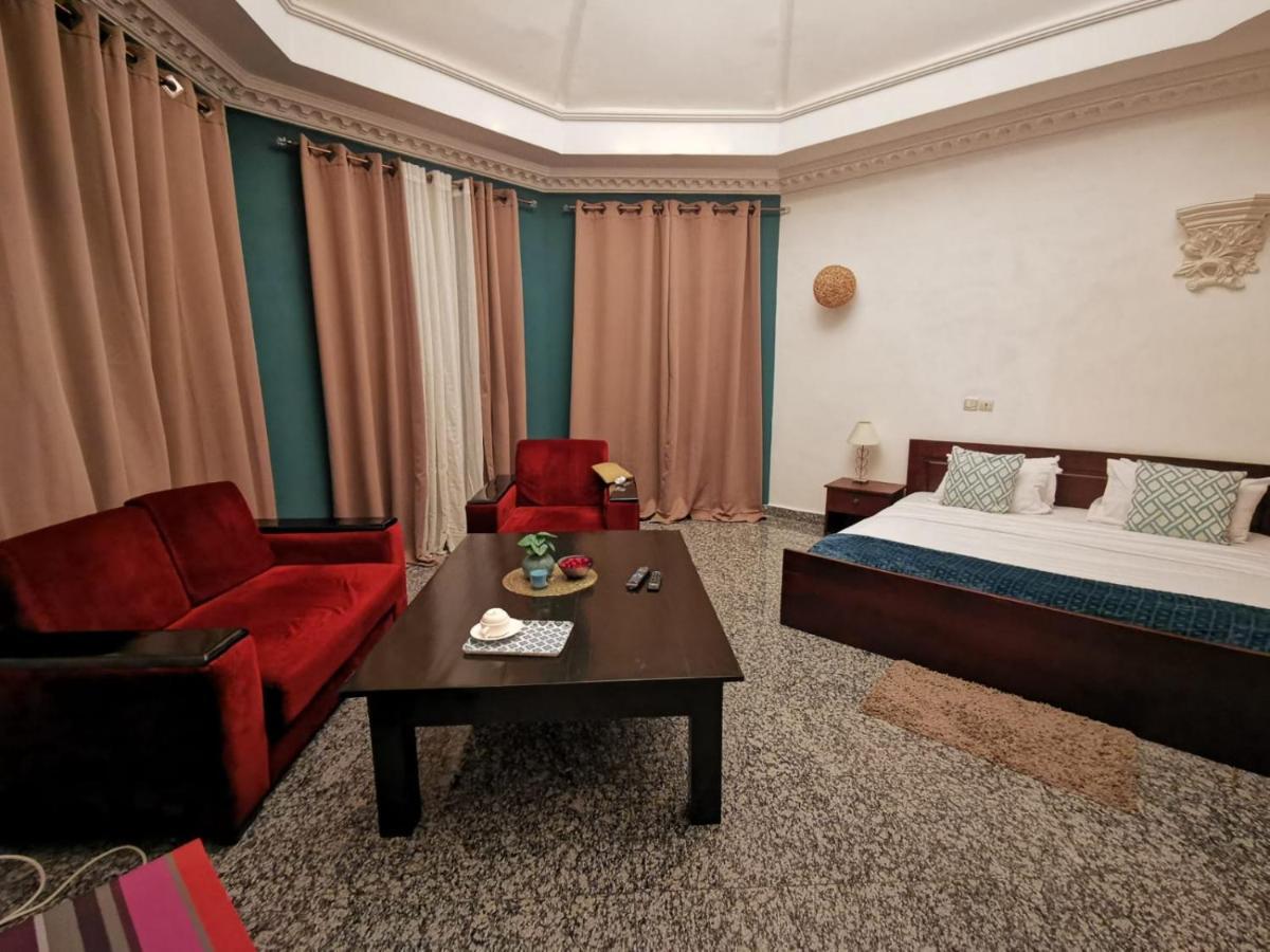 L'Address Hotel Котону Екстериор снимка